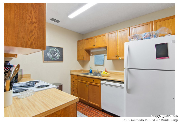 301-306 E South Street Camp Wood TX 78833