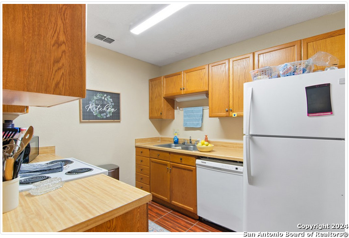 301-306 E South Street Camp Wood TX 78833