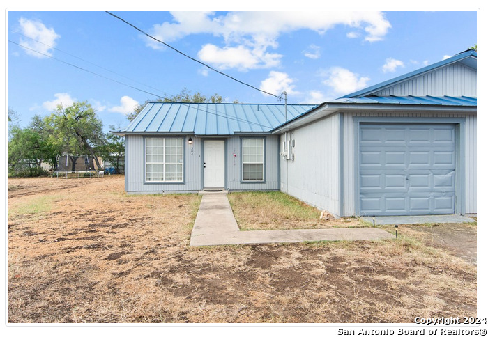 301-306 E South Street Camp Wood TX 78833