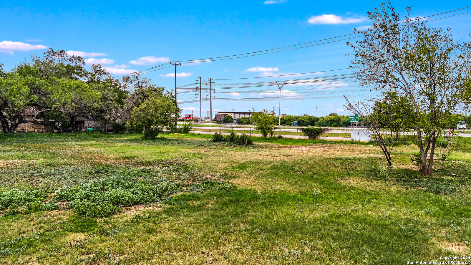 959 E Chavaneaux San Antonio TX 78221