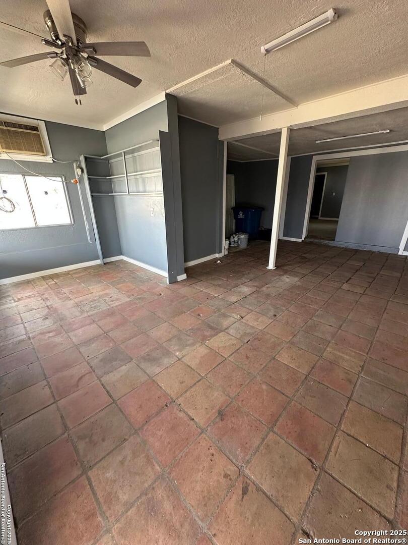 710 N Teel Devine TX 78016