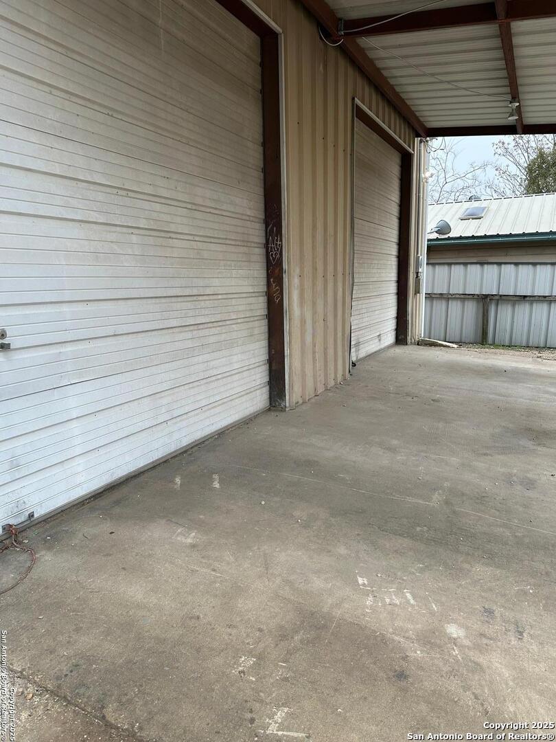 710 N Teel Devine TX 78016