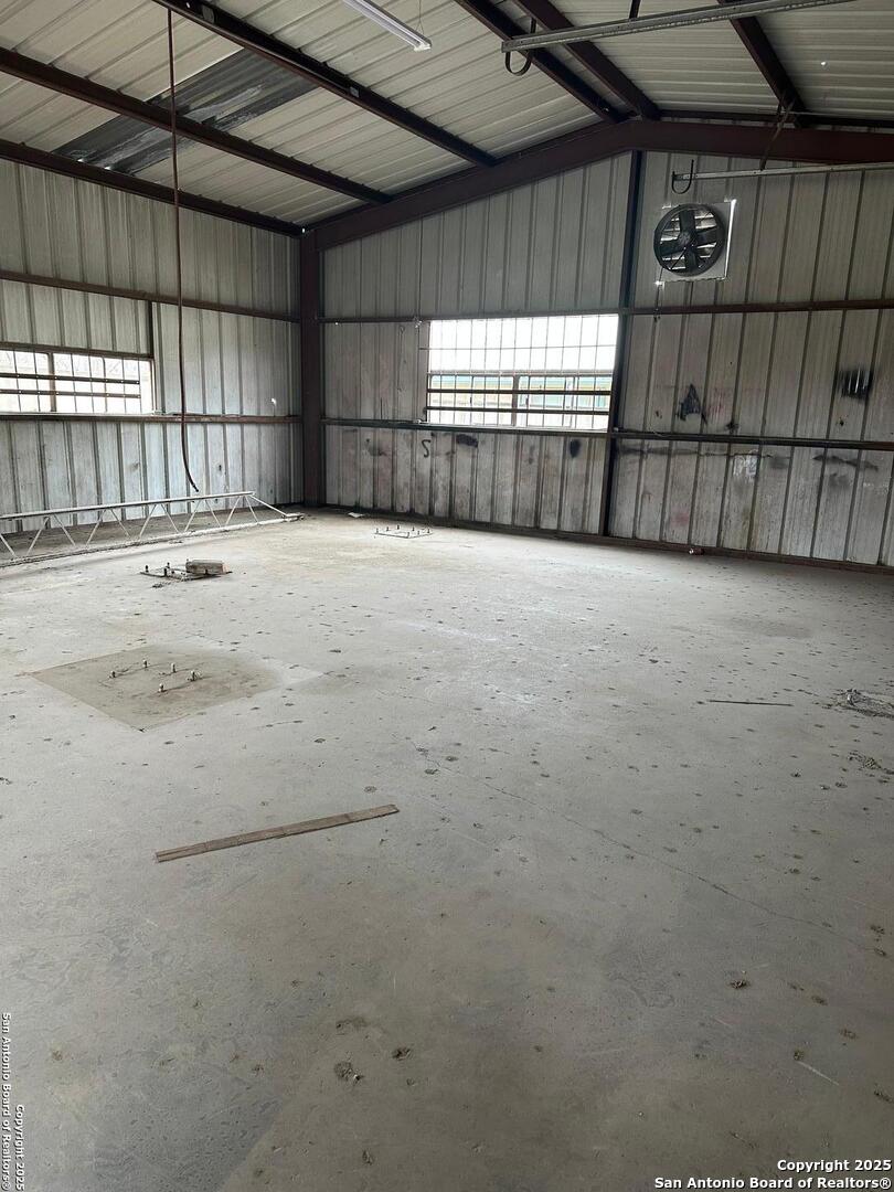 710 N Teel Devine TX 78016