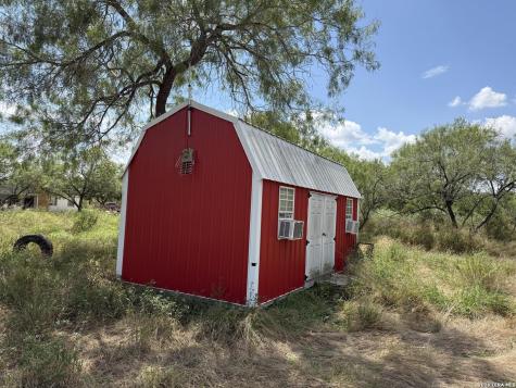 305 E Avenue E Christine TX 78012