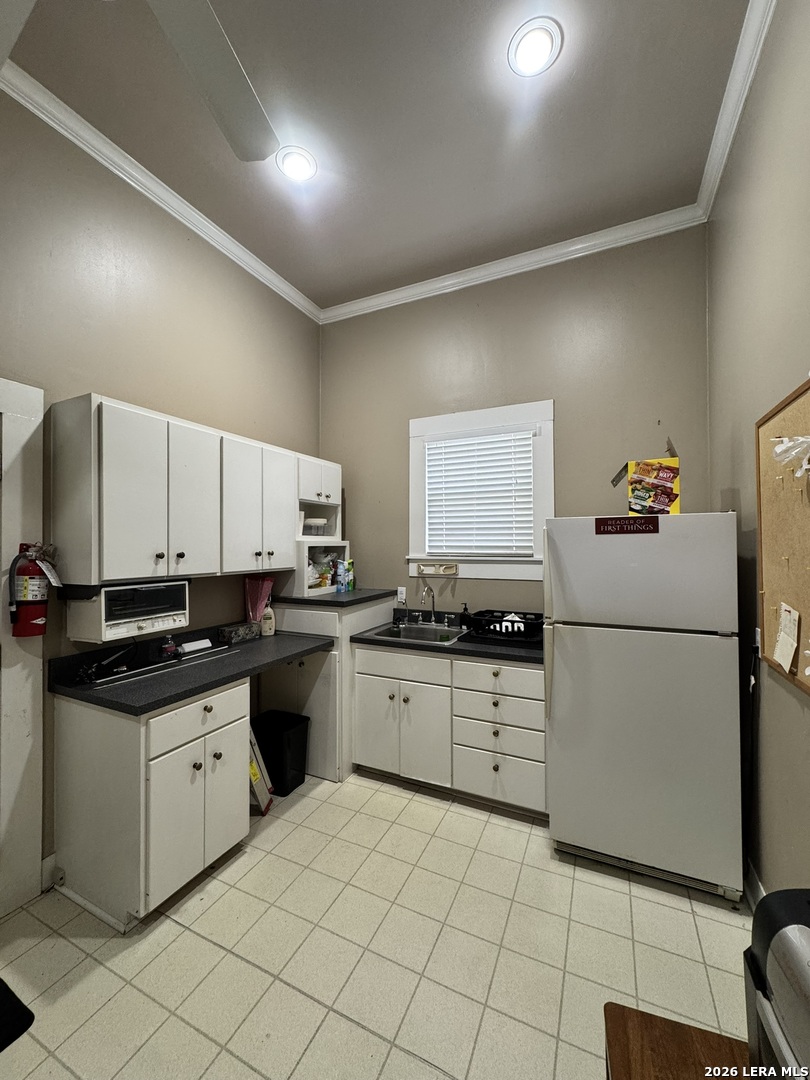 256 W Court Seguin TX 78155