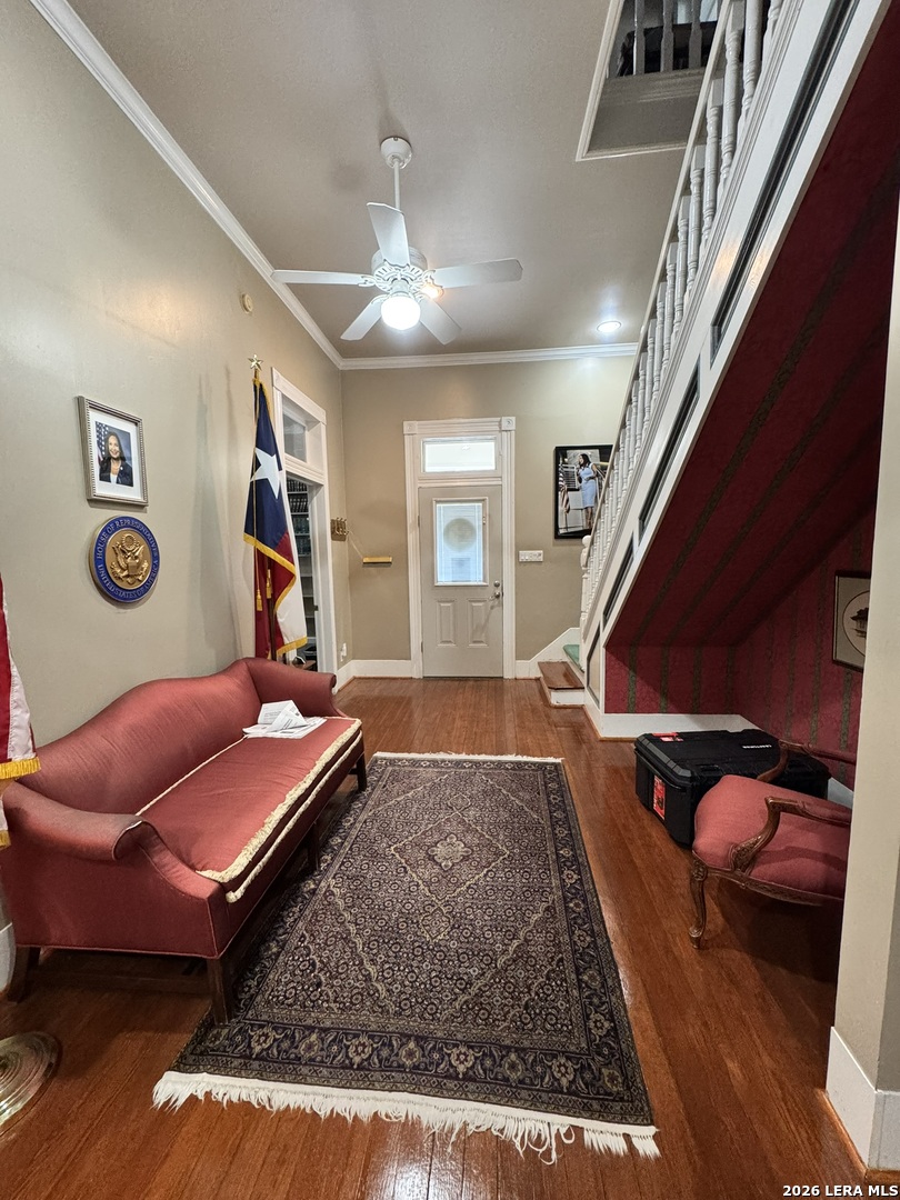 256 W Court Seguin TX 78155
