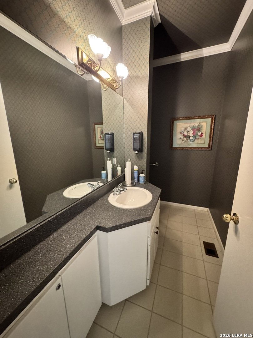 256 W Court Seguin TX 78155