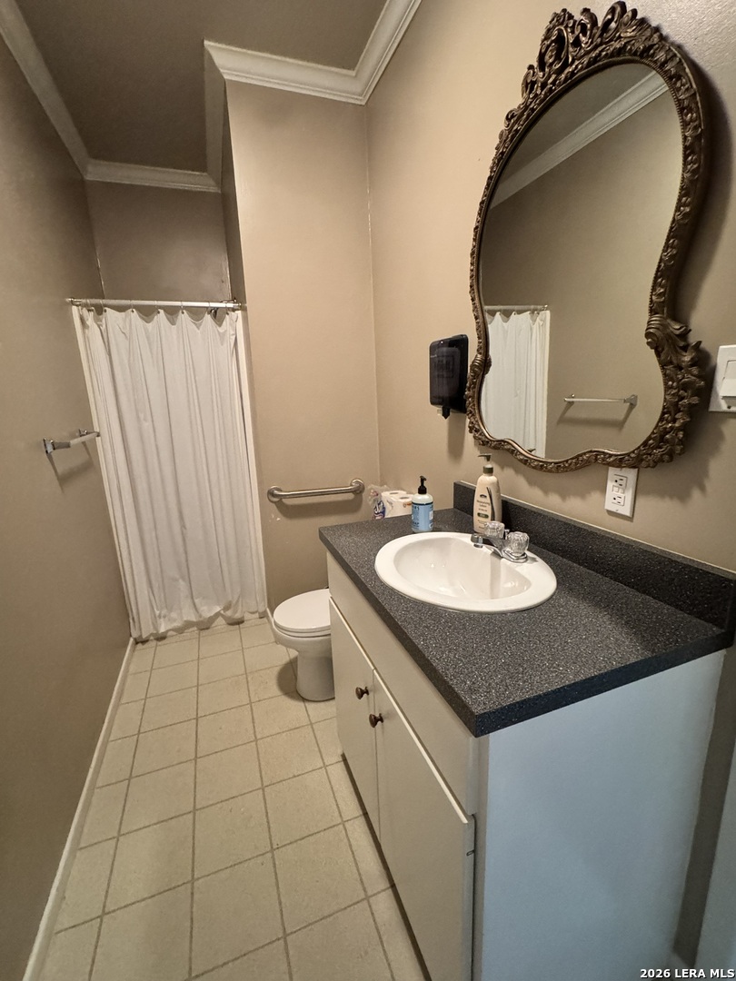 256 W Court Seguin TX 78155
