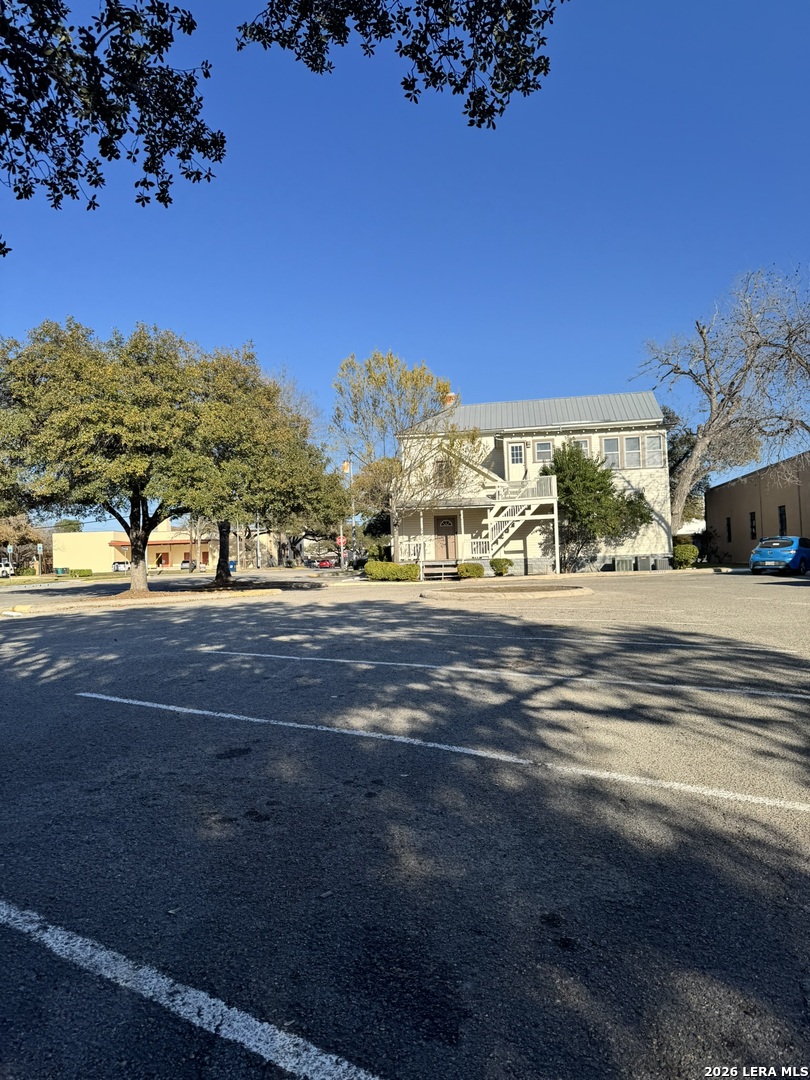 256 W Court Seguin TX 78155