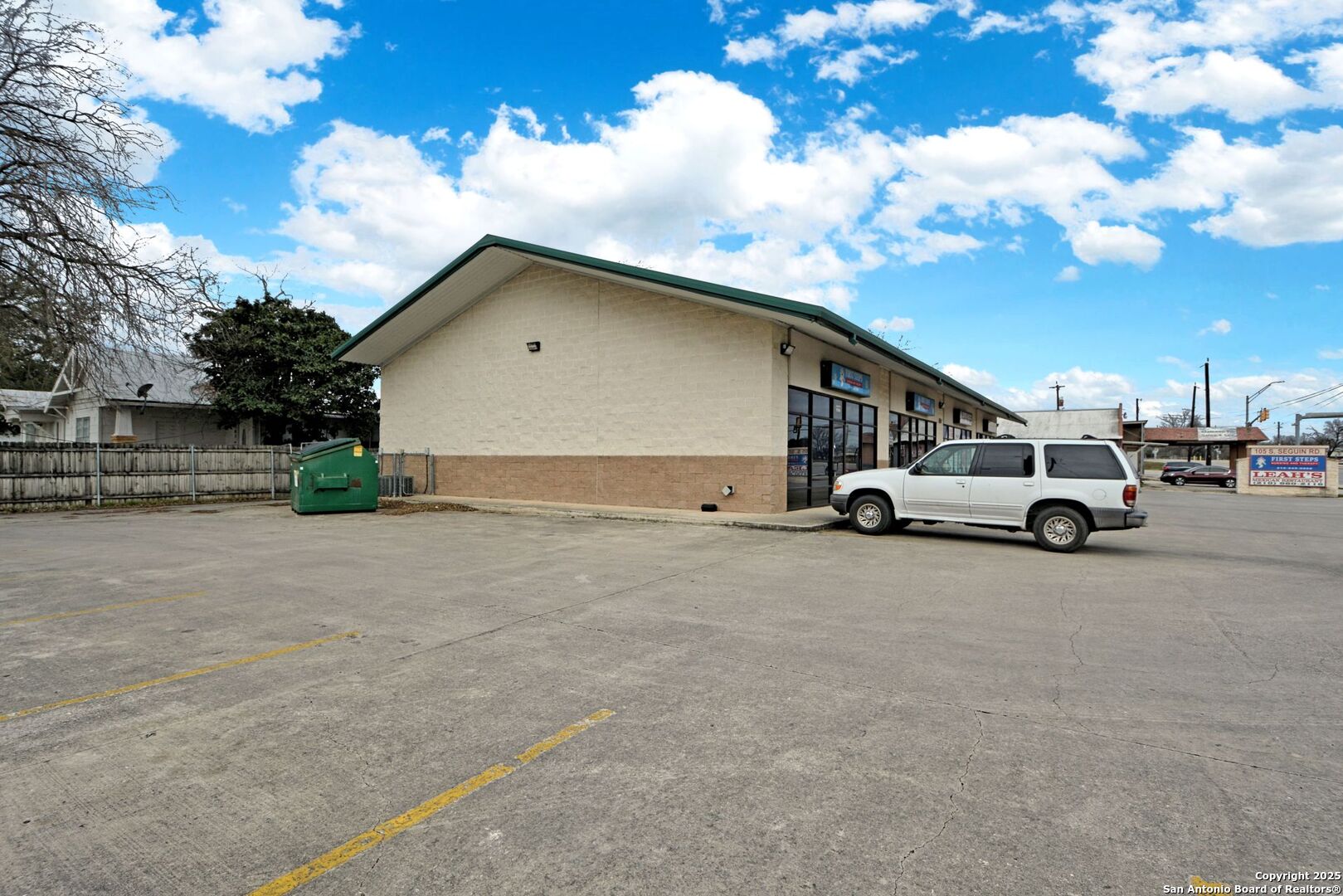 105 S Seguin Converse TX 78109