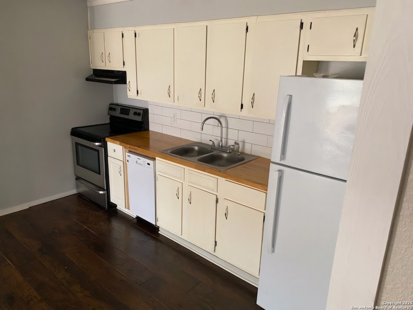 719 San Antonio Pleasanton TX 78064