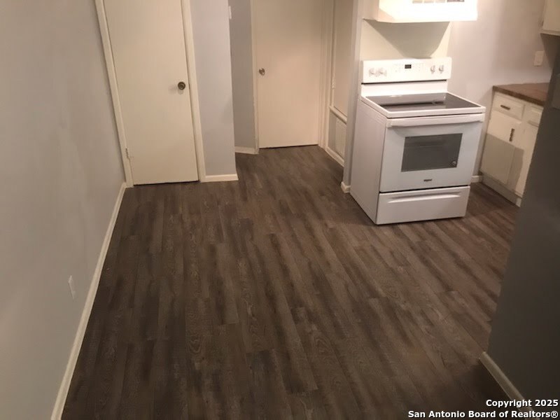 719 San Antonio Pleasanton TX 78064