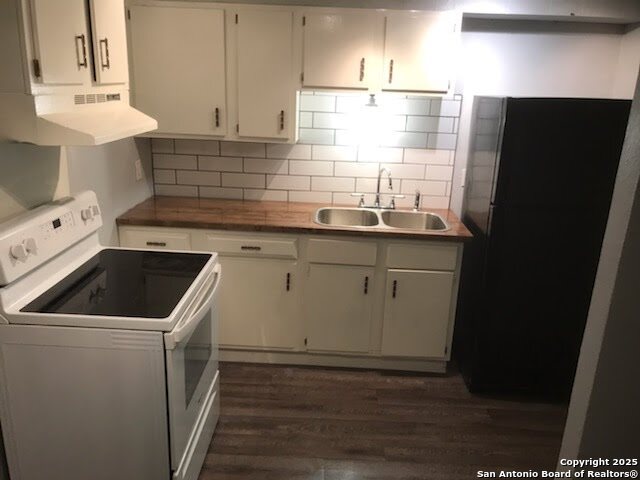 719 San Antonio Pleasanton TX 78064