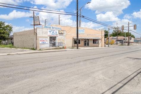 425-423 N Zarzamora San Antonio TX 78207