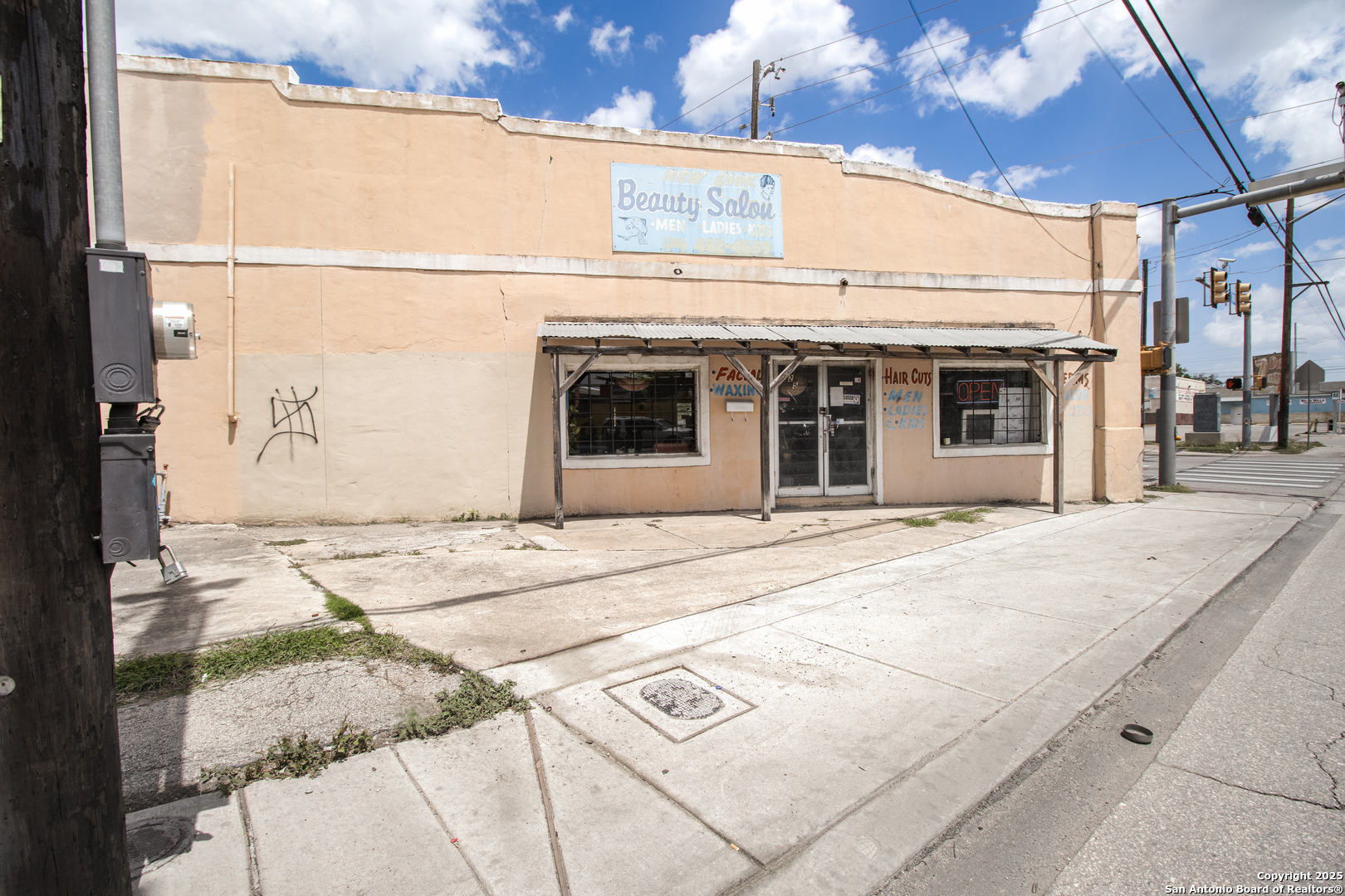 425 N Zarzamora San Antonio TX 78207