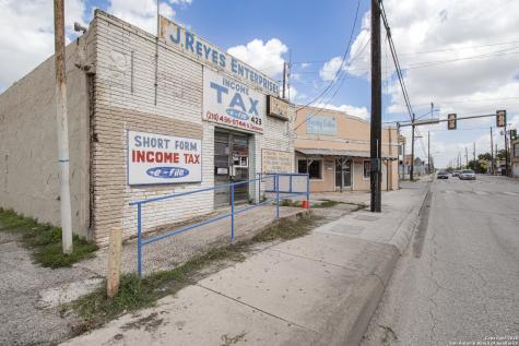 425-423 N Zarzamora San Antonio TX 78207