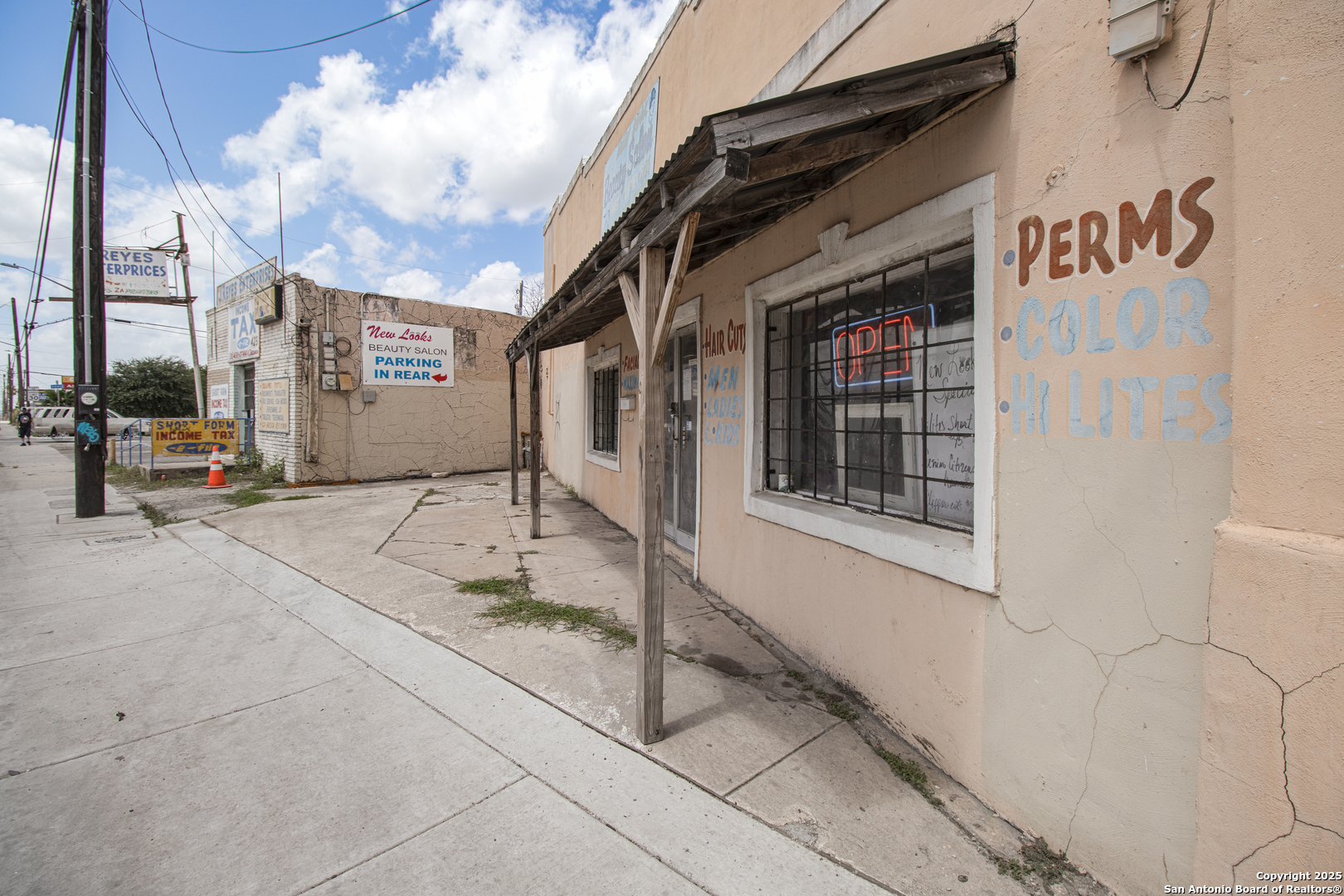 425 N Zarzamora San Antonio TX 78207