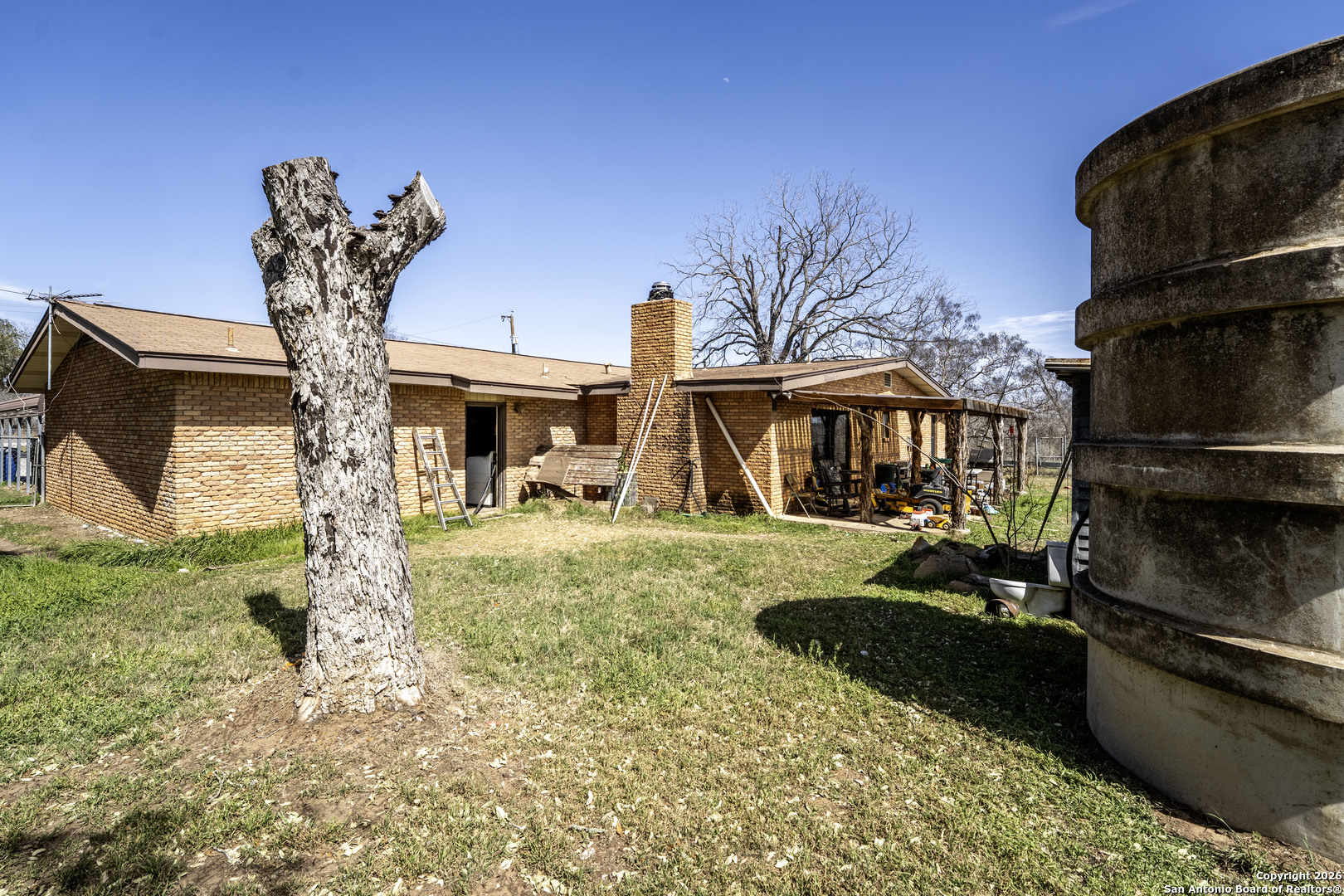 11806 Loop 107 Adkins TX 78101