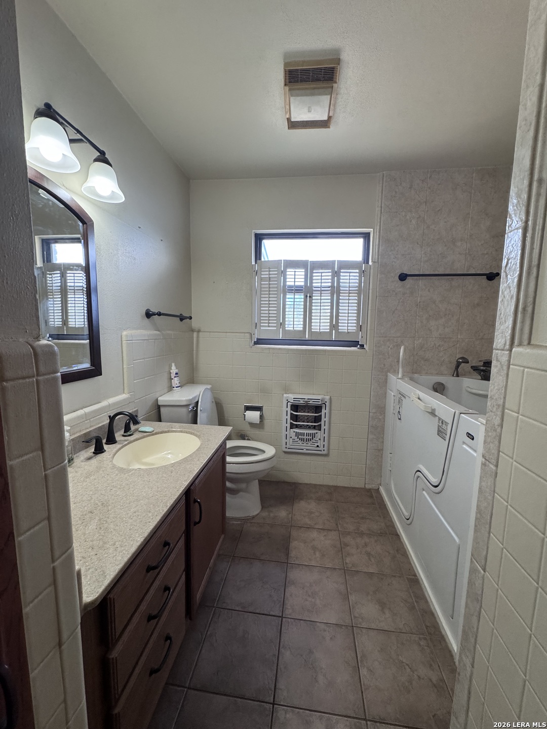 11806 Loop 107 Adkins TX 78101