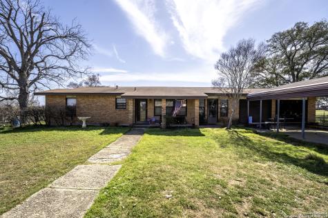 11806 Loop 107 Adkins TX 78101