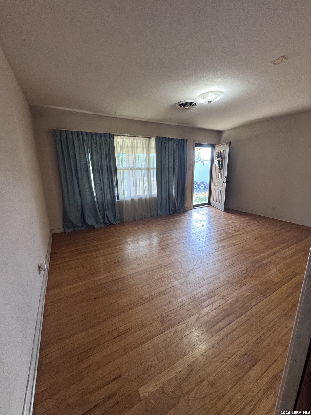 11806 Loop 107 Adkins TX 78101
