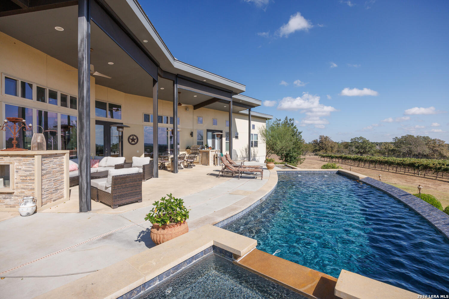 1758 Lincoln Smith Road Round Mountain TX 78663