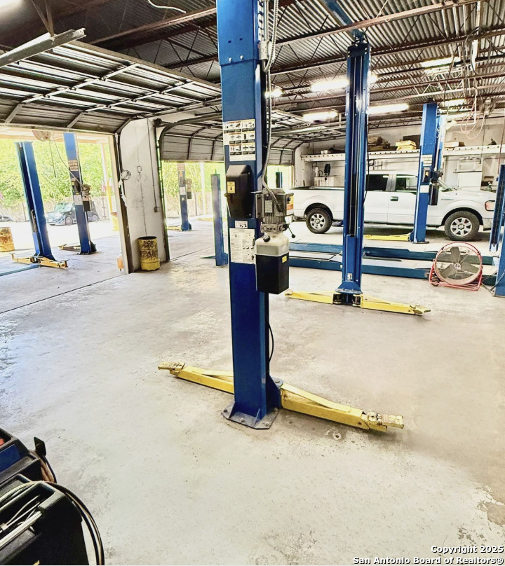 4727 Timco Leon Valley TX 78238