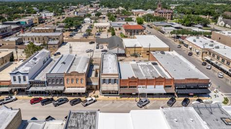130 E Main Street Cuero TX 77954