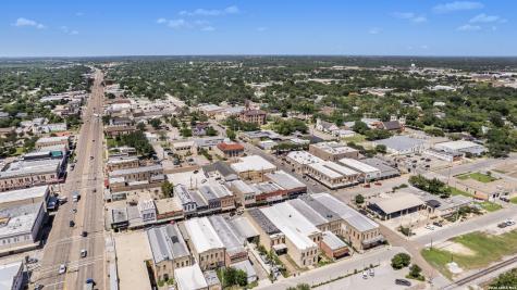 130 E Main Street Cuero TX 77954