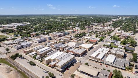 130 E Main Street Cuero TX 77954