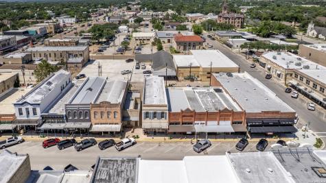 130 E Main Street Cuero TX 77954
