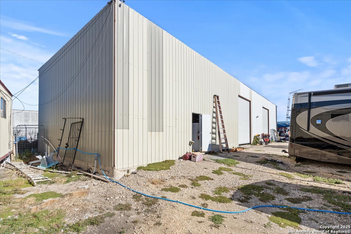 1163 Or 1145 Fm 78 Marion TX 78124