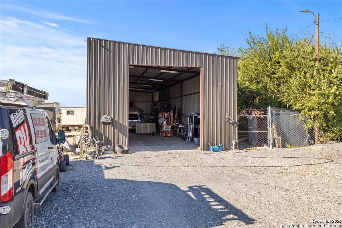 1163 Or 1145 Fm 78 Marion TX 78124