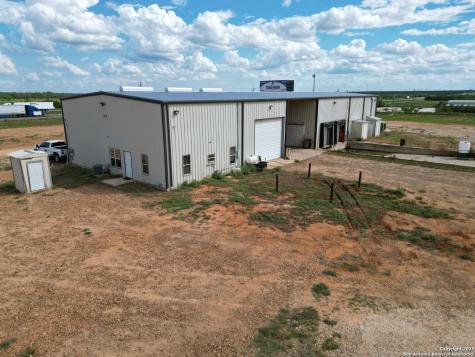 13688 S I-35 Dilley TX 78017