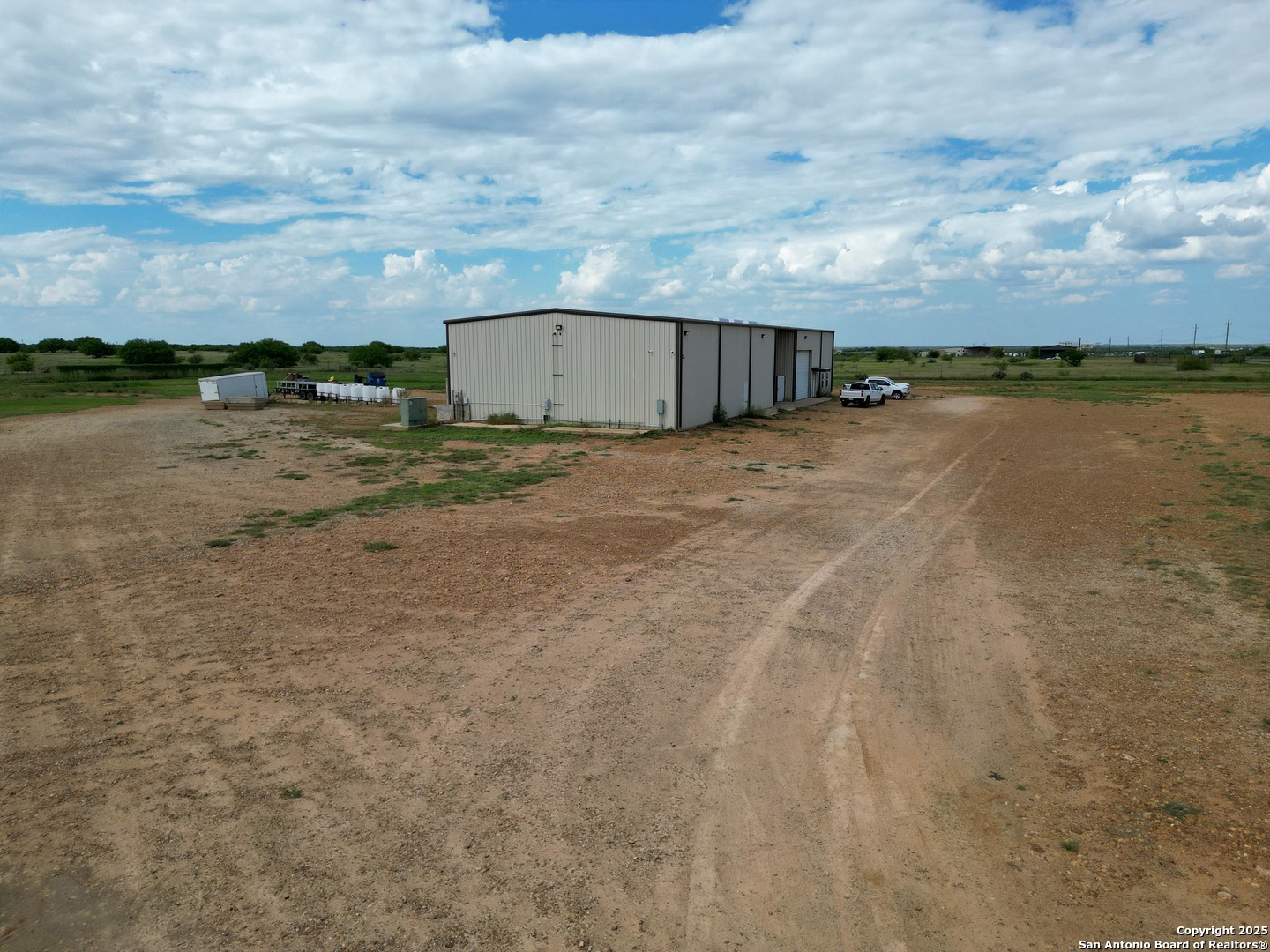 13688 S I-35 Dilley TX 78017