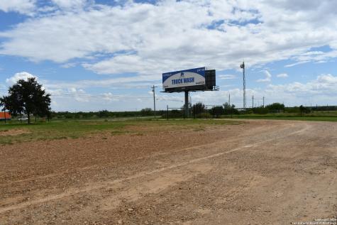 13688 S I-35 Dilley TX 78017