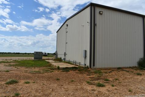 13688 S I-35 Dilley TX 78017