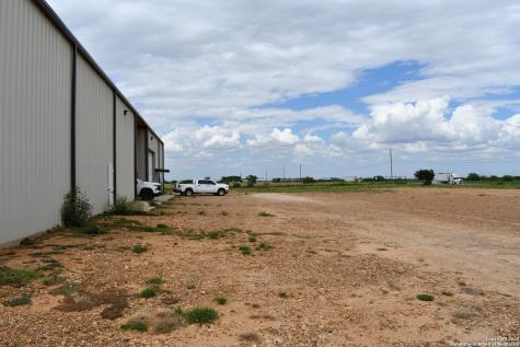 13688 S I-35 Dilley TX 78017
