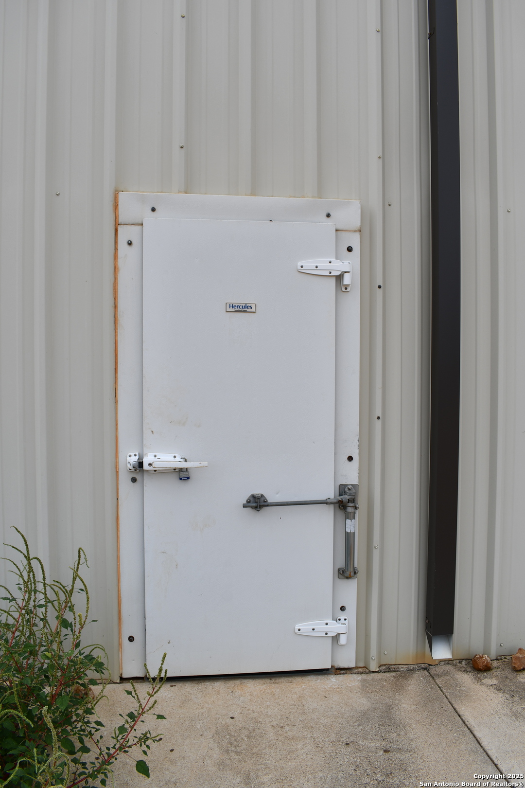 13688 S I-35 Dilley TX 78017