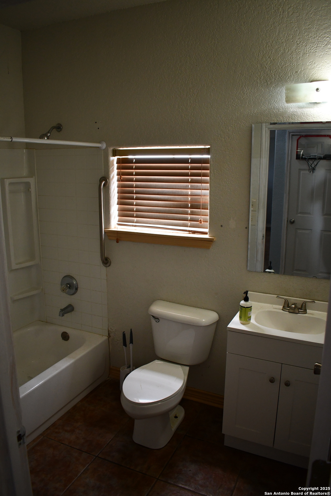 13688 S I-35 Dilley TX 78017