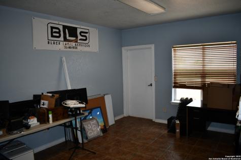 13688 S I-35 Dilley TX 78017