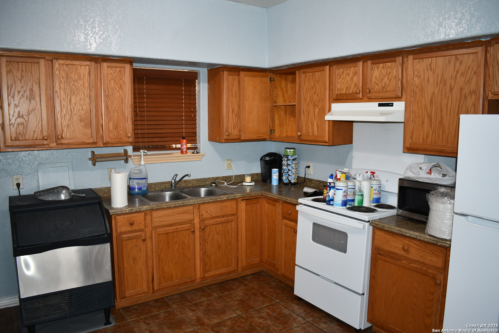 13688 S I-35 Dilley TX 78017