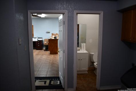 13688 S I-35 Dilley TX 78017