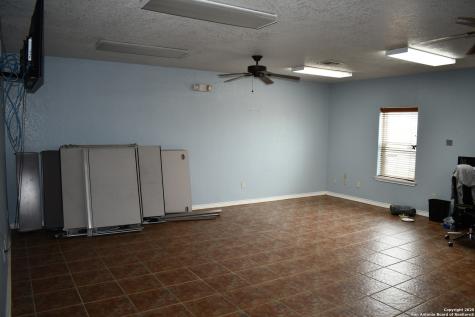13688 S I-35 Dilley TX 78017