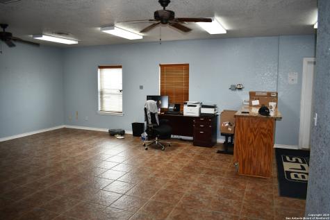 13688 S I-35 Dilley TX 78017