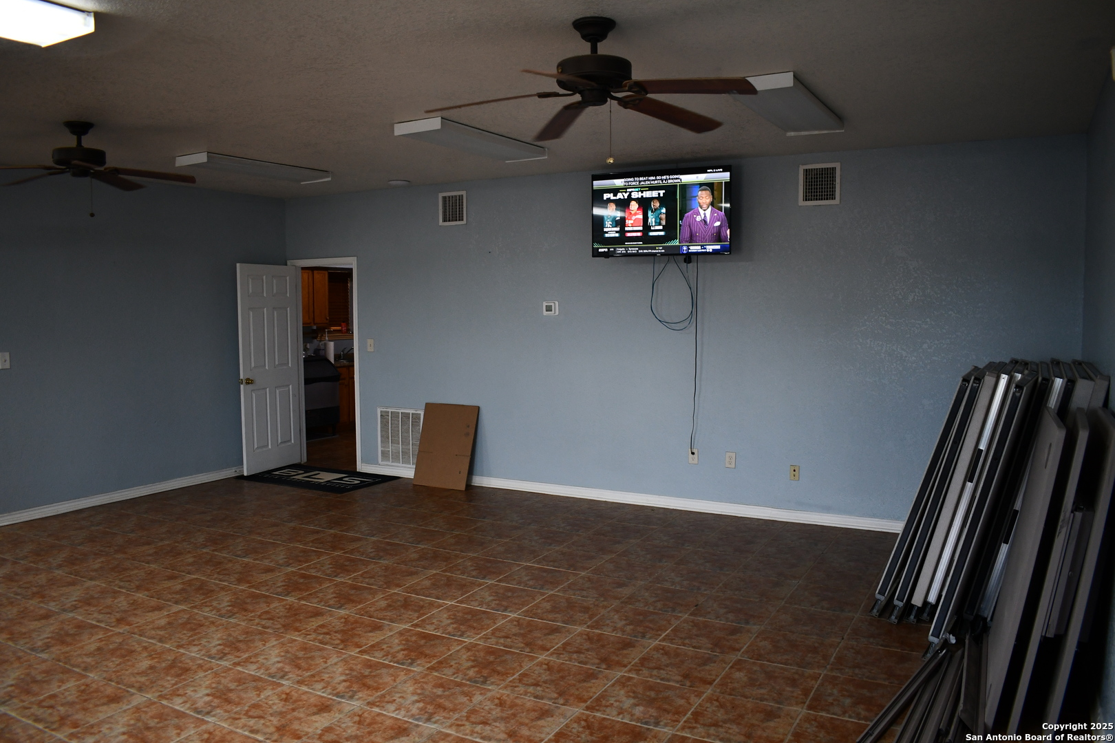 13688 S I-35 Dilley TX 78017