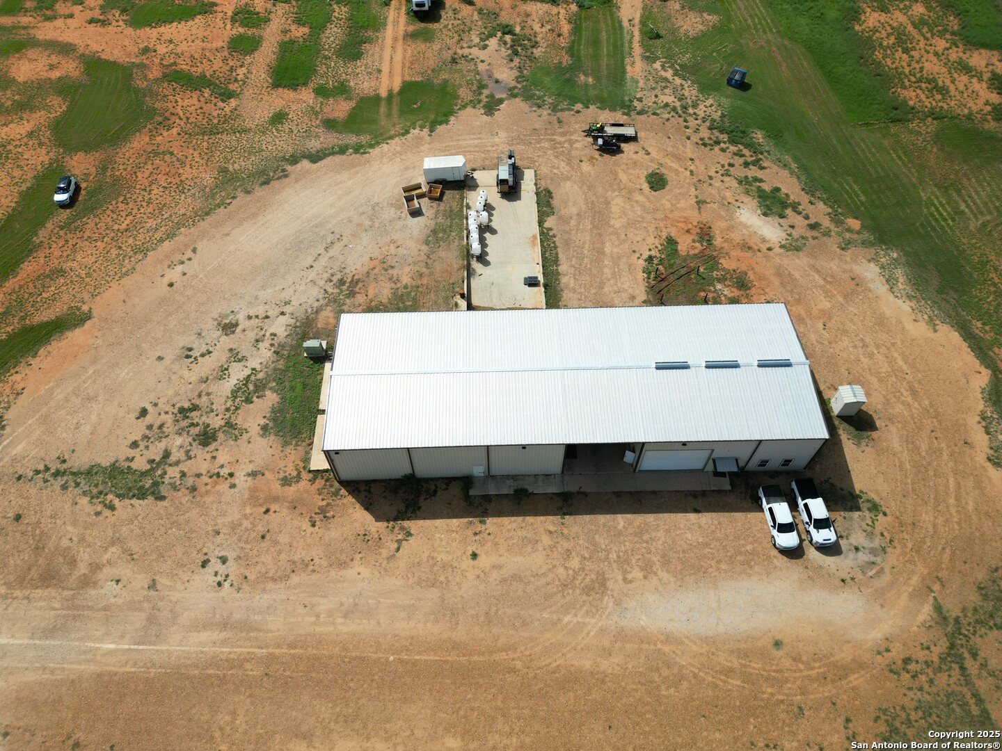 13688 S I-35 Dilley TX 78017