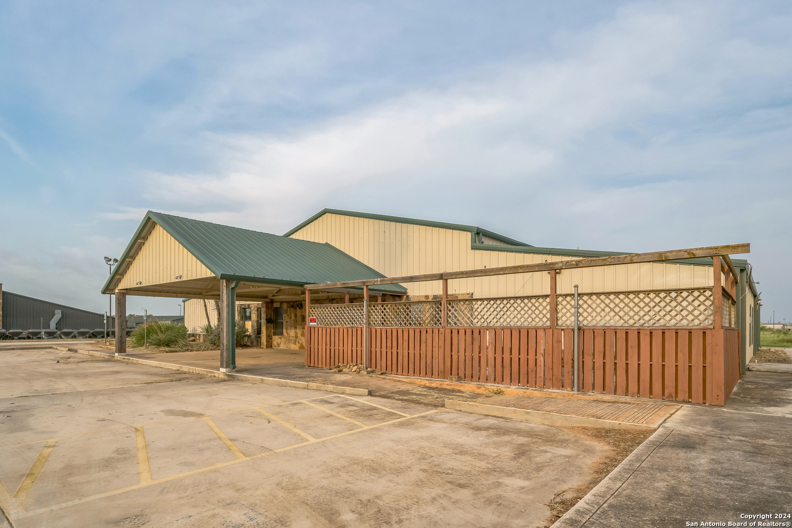 410 S Interstate 35 Pearsall TX 78061
