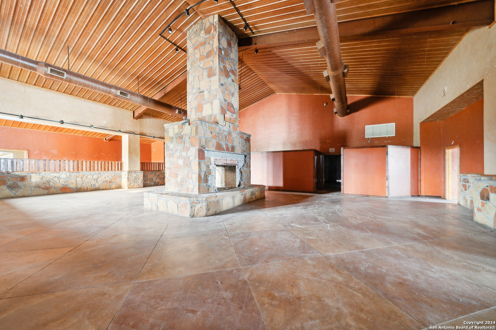 410 S Interstate 35 Pearsall TX 78061
