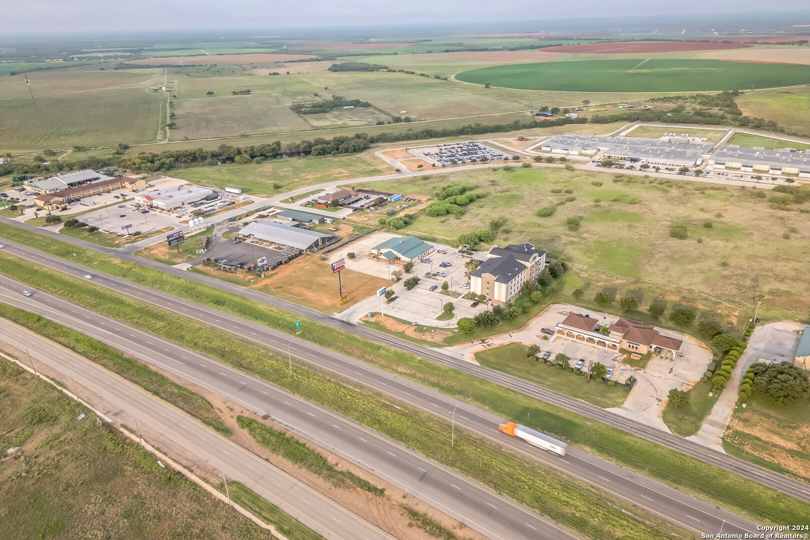 410 S Interstate 35 Pearsall TX 78061